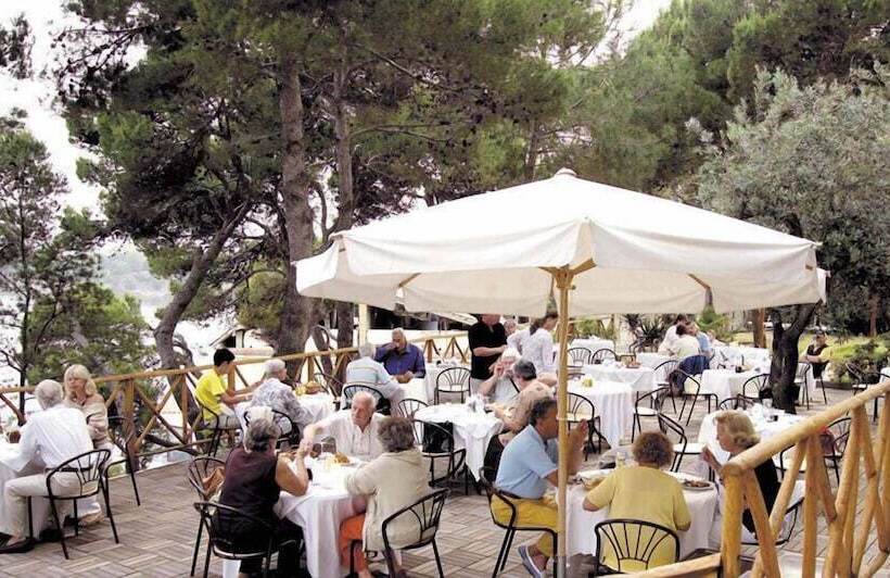 فندق Punta Licosa