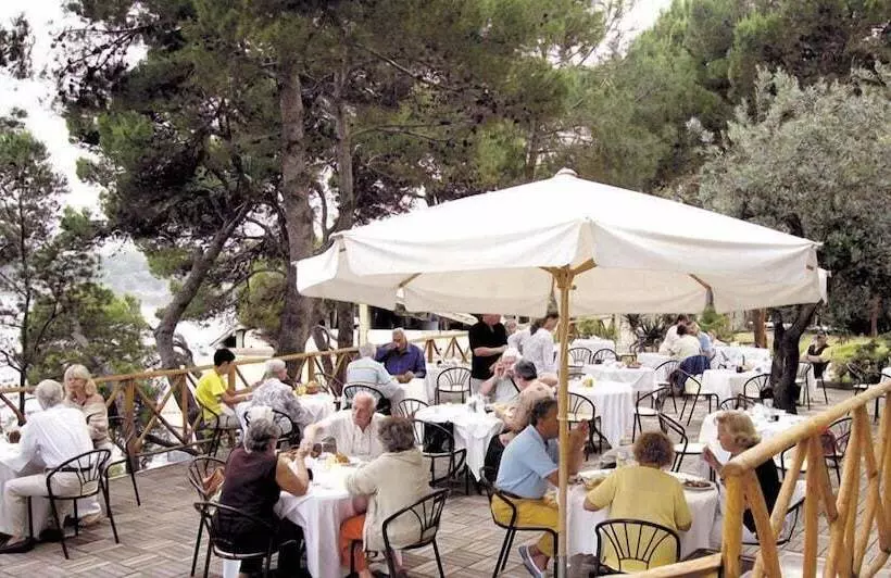 فندق Punta Licosa