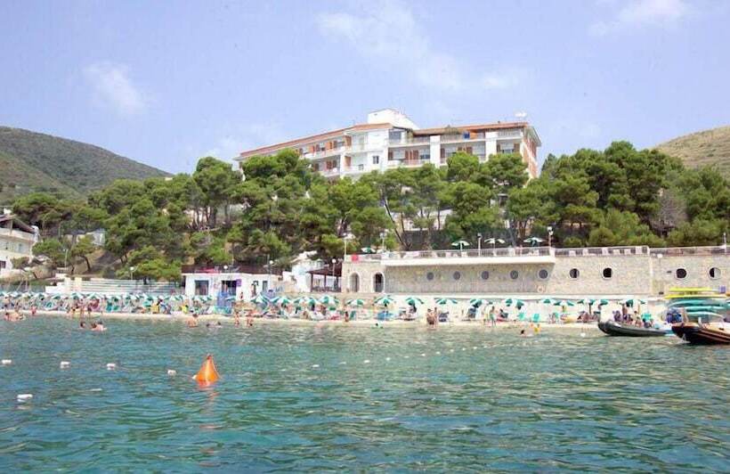 فندق Punta Licosa