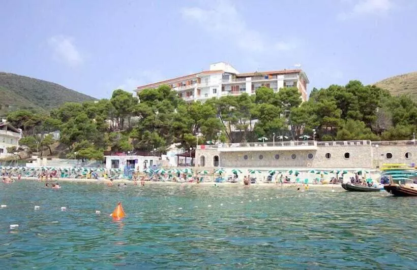 فندق Punta Licosa