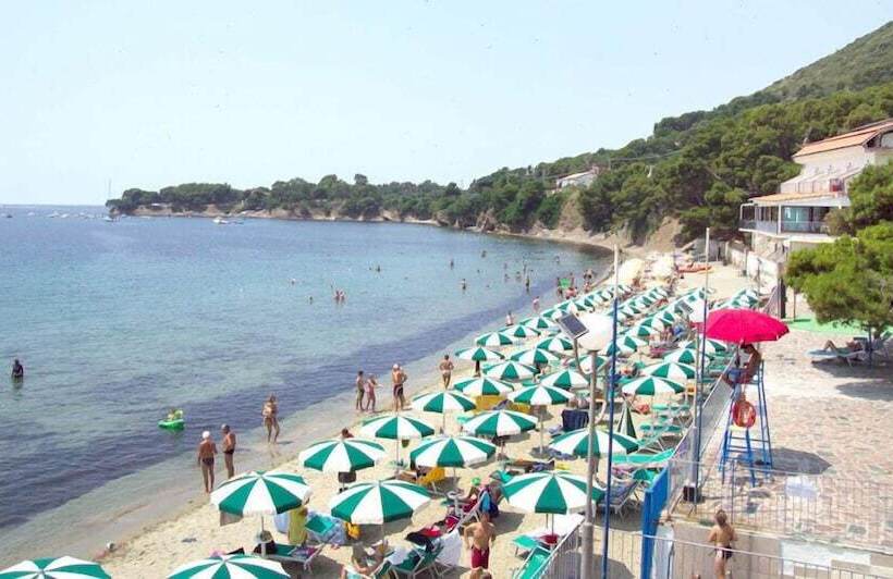 فندق Punta Licosa