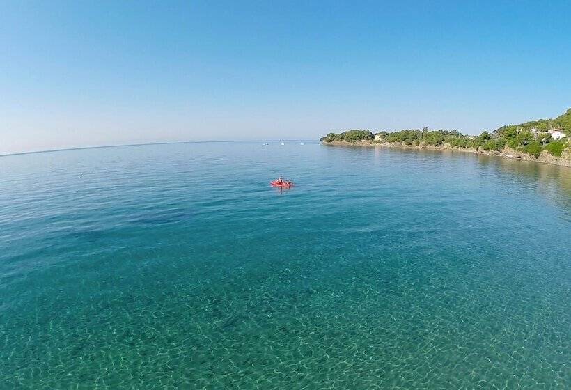 فندق Punta Licosa