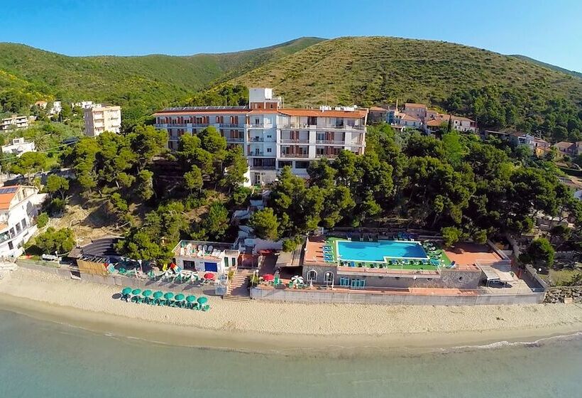 فندق Punta Licosa