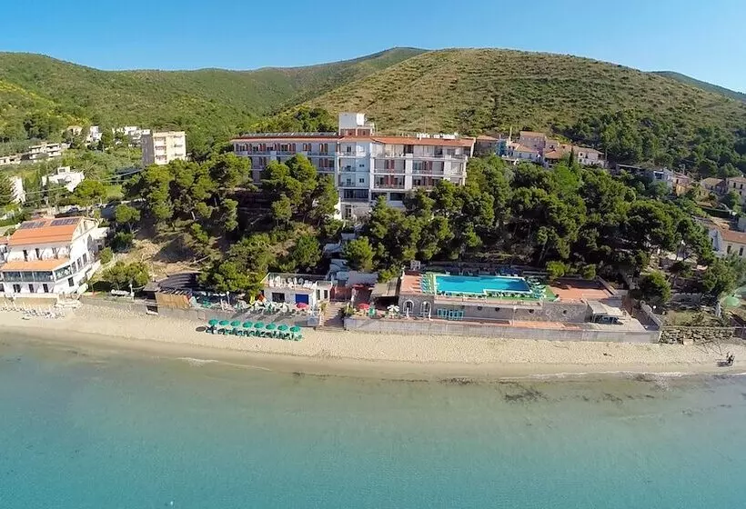 فندق Punta Licosa