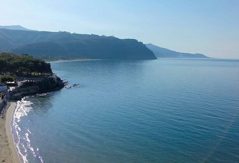 فندق Punta Licosa