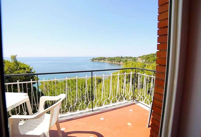 فندق Punta Licosa