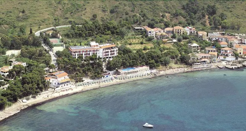 هتل Punta Licosa