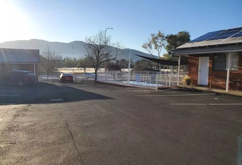 فندق Roydons Motor Inn