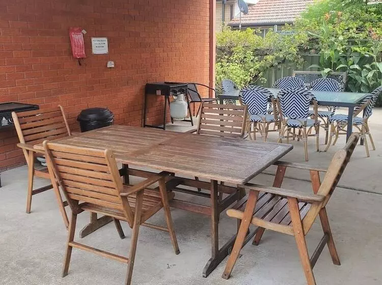 فندق Roydons Motor Inn