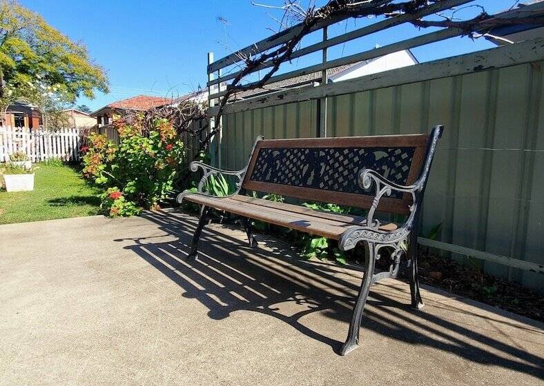 فندق Roydons Motor Inn