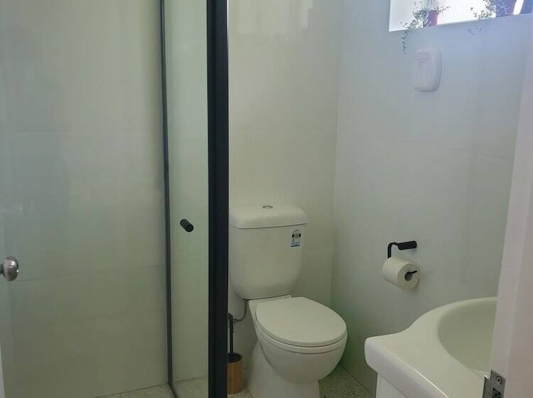 فندق Roydons Motor Inn