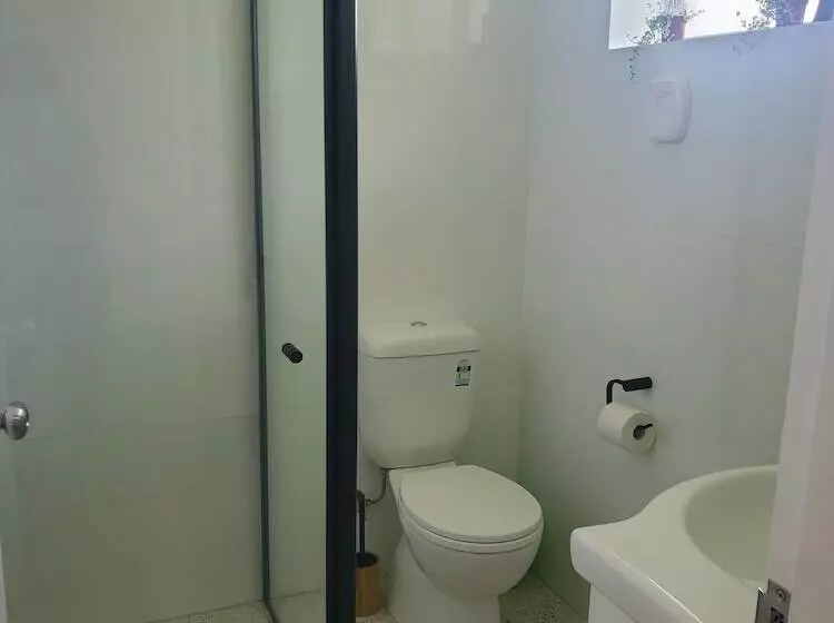 فندق Roydons Motor Inn