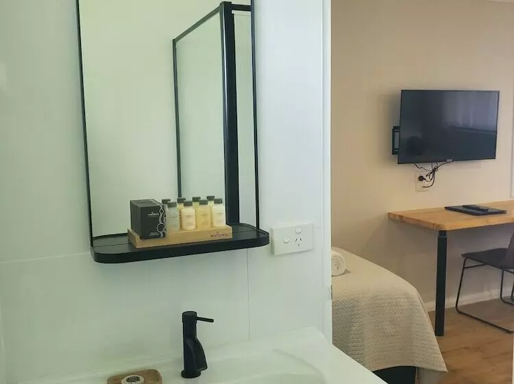 فندق Roydons Motor Inn