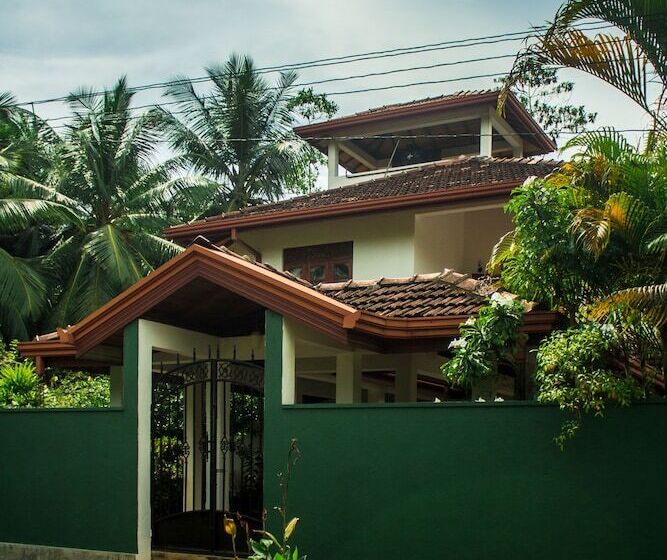 فندق Sakura Villa Bentota