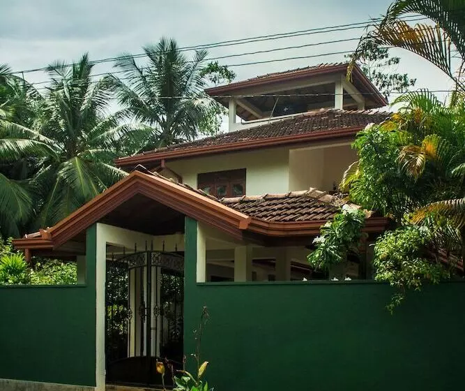 Hotel Sakura Villa Bentota