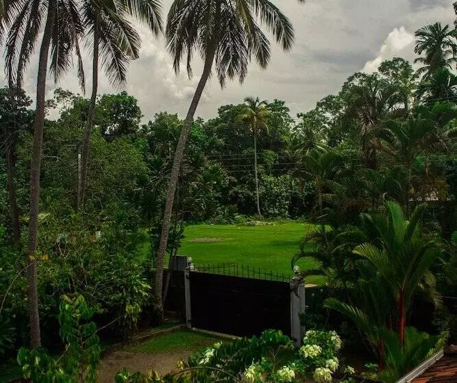 Hotel Sakura Villa Bentota