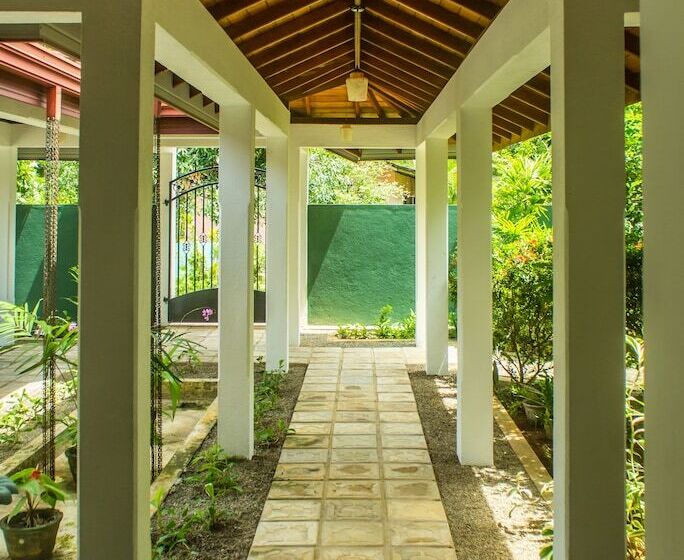 فندق Sakura Villa Bentota