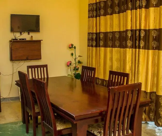 Hotel Sakura Villa Bentota