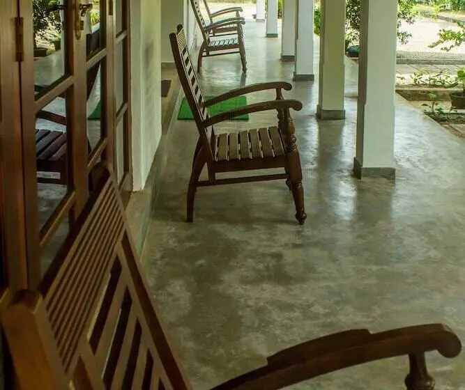 Hotel Sakura Villa Bentota