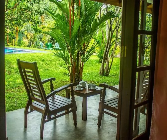 Hotel Sakura Villa Bentota