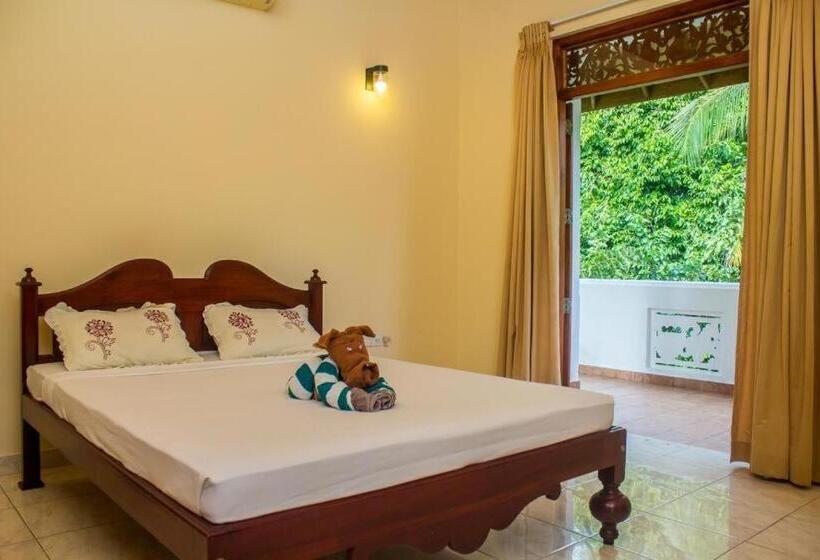 فندق Sakura Villa Bentota