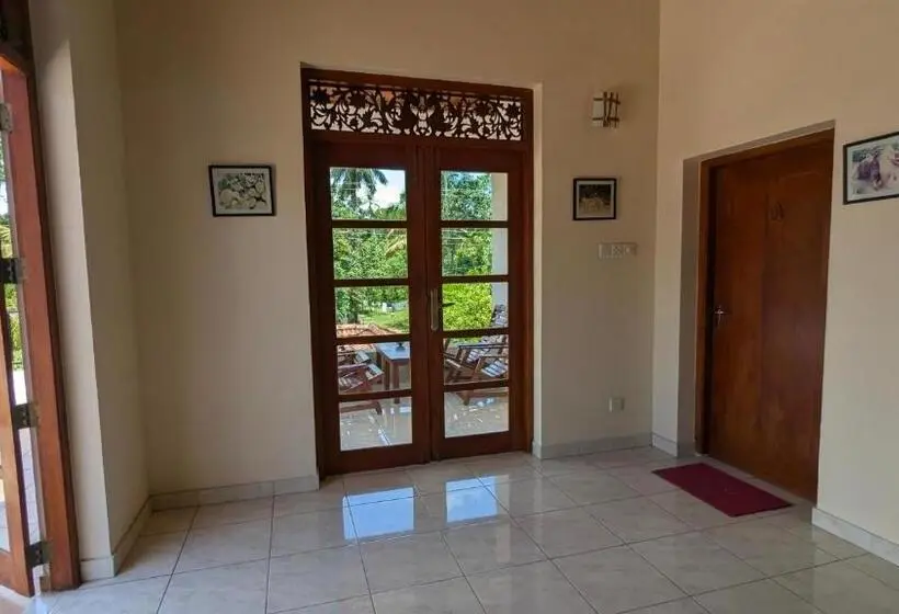 ホテル Sakura Villa Bentota