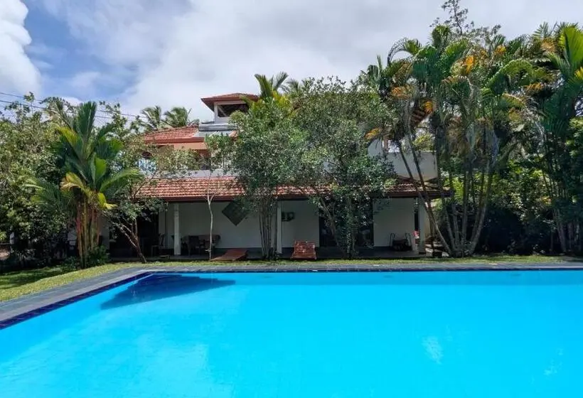 ホテル Sakura Villa Bentota