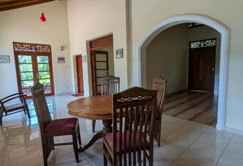 ホテル Sakura Villa Bentota