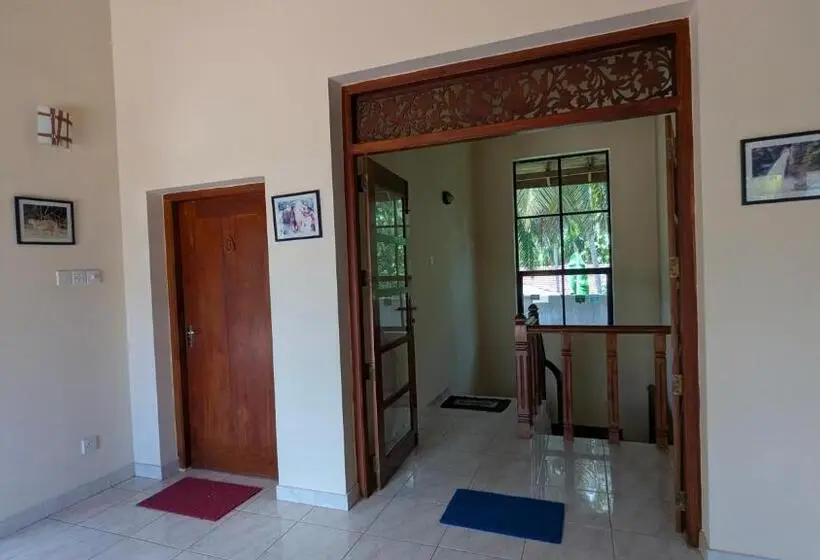 ホテル Sakura Villa Bentota