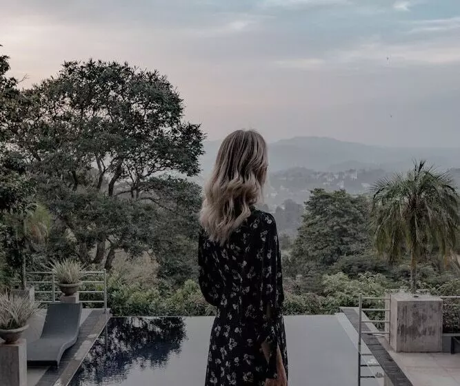 בית מלון כפרי The Theva Residency