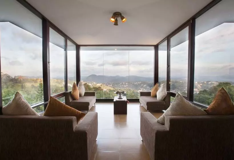 בית מלון כפרי The Theva Residency