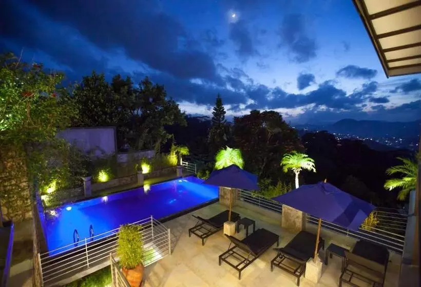 בית מלון כפרי The Theva Residency