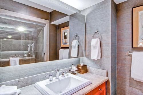 Отель Village Ford Hall