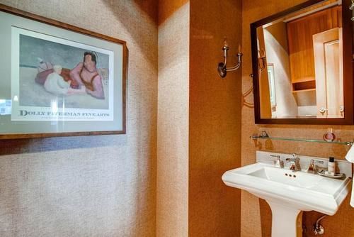 Отель Village Ford Hall