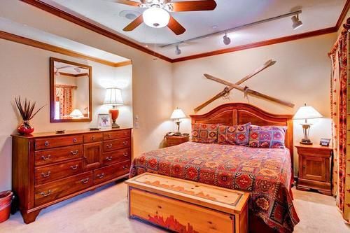 Отель Village Ford Hall