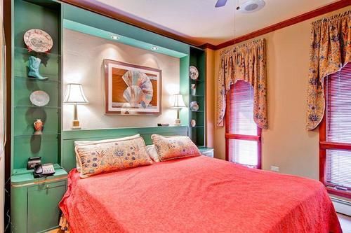 Отель Village Ford Hall