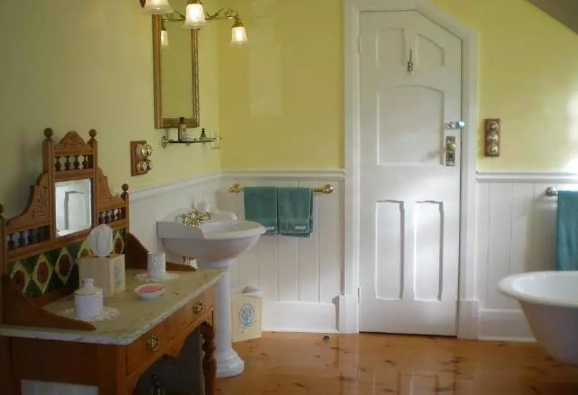 בית מלון כפרי Water Bay Villa Bed And Breakfast