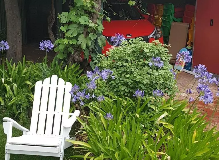 בית מלון כפרי Water Bay Villa Bed And Breakfast