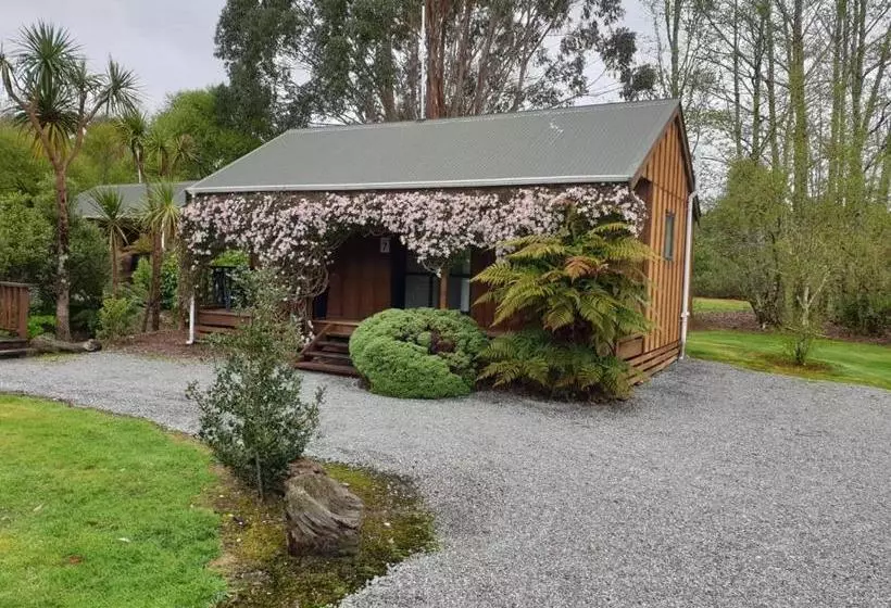 Lake Brunner Country Motel & Holiday Park