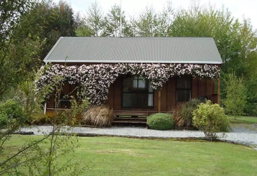 Lake Brunner Country Motel & Holiday Park