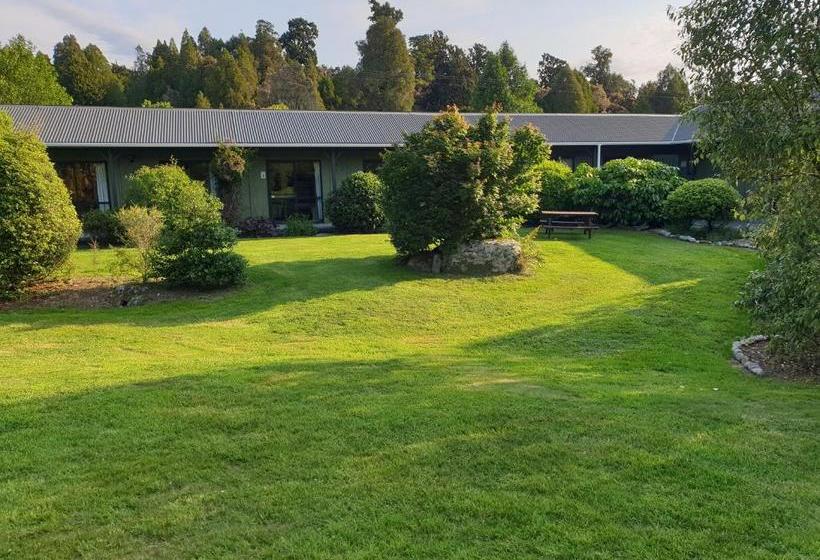 Lake Brunner Country Motel & Holiday Park