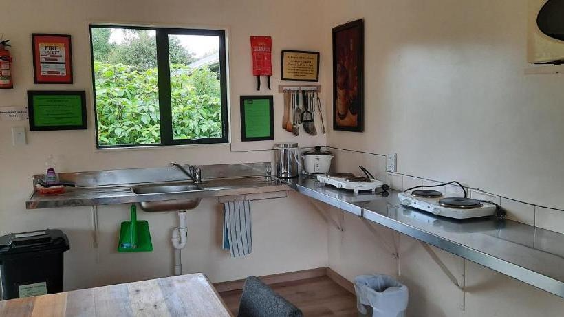 Lake Brunner Country Motel & Holiday Park