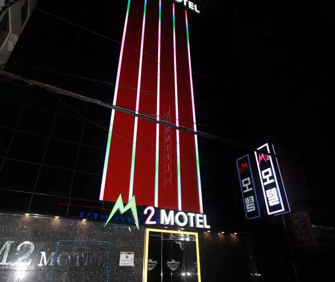 M2 Motel