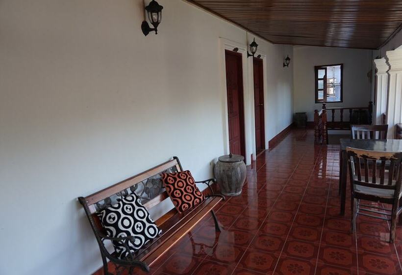 پانسیون Mali House