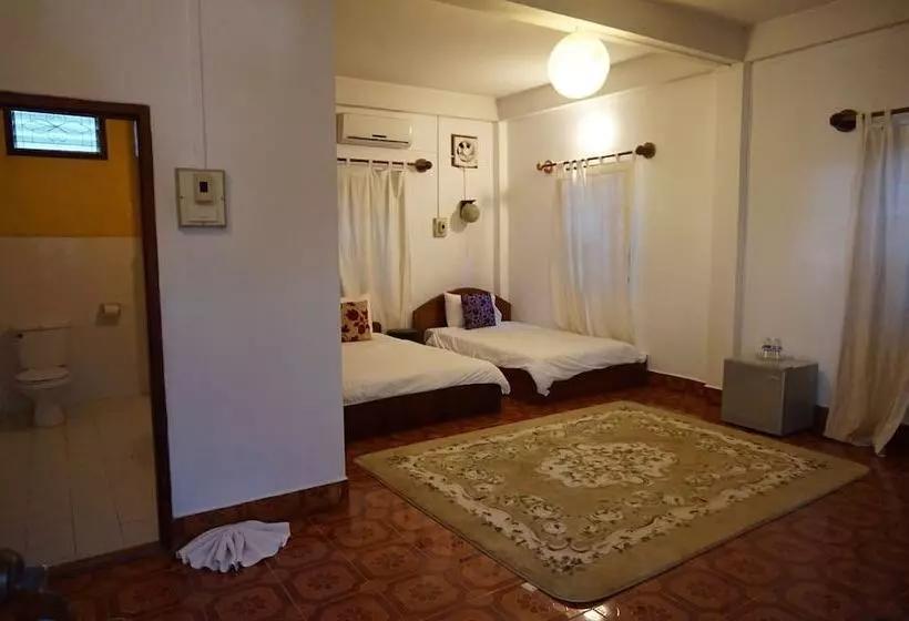 ペンション Mali House