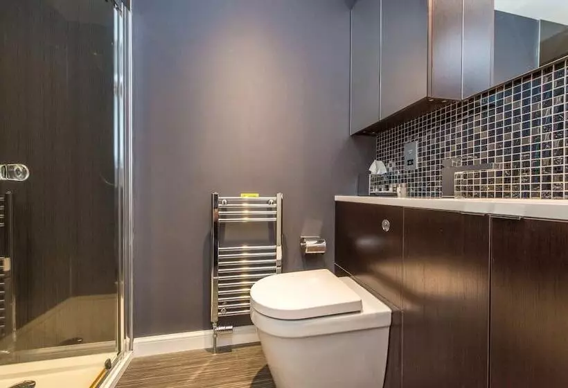 פנסיון Shorehead Guest House