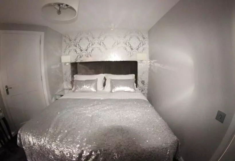 פנסיון Shorehead Guest House