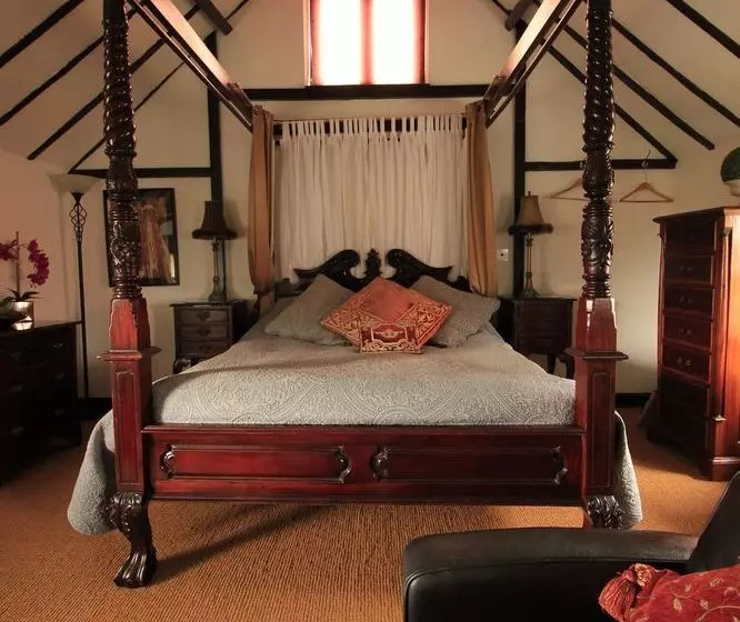 The Hayloft And Stables At Greystones