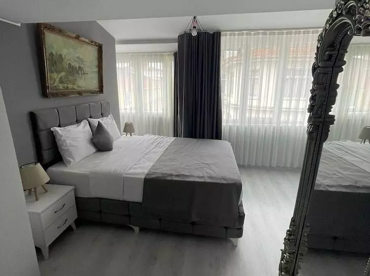 هاستل Oldmile Palace