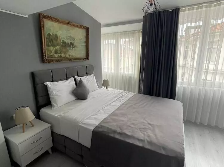 هاستل Oldmile Palace